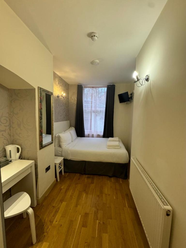 The Paramount Hotel London Exterior photo